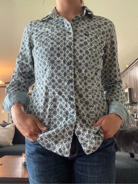 Women’s cinch shirt